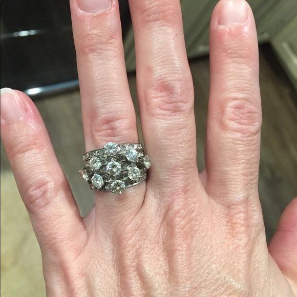 💥SOLD💥Ladies 18k White Gold Diamond Ring🎁 - Picture 8 of 9